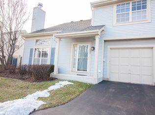 1268 N Knollwood Dr #C17, Palatine, IL 60067