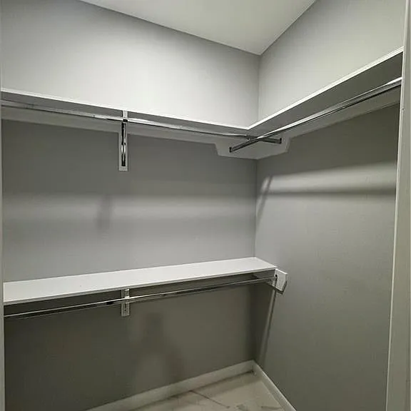 5600 Northwestern Ave #1 — Photo 11