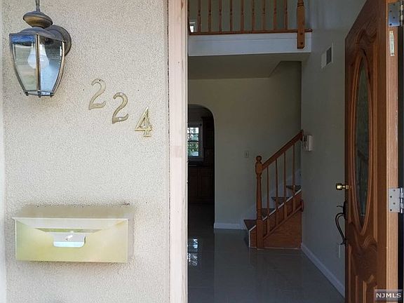 3rd image of 224 Division Ave