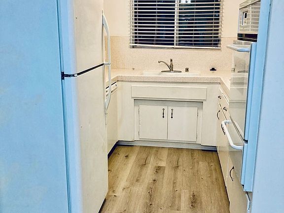 3rd image of 4411 Ventura Canyon Ave #103