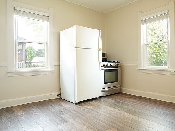 2nd image of 2085 Halstead Ave APT 2