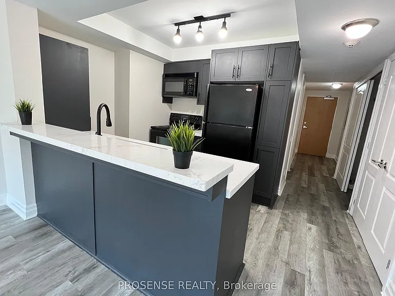 44 Bond St W #204 — Photo 4