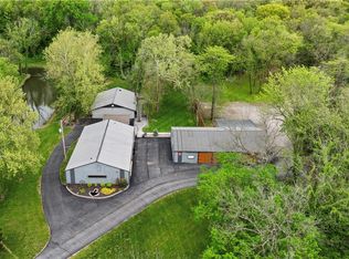 11155 Hubbard Rd, Kansas City, KS 66109