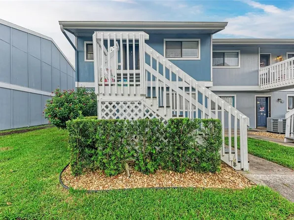 6033 34th St W APT 122, Bradenton, FL 34210