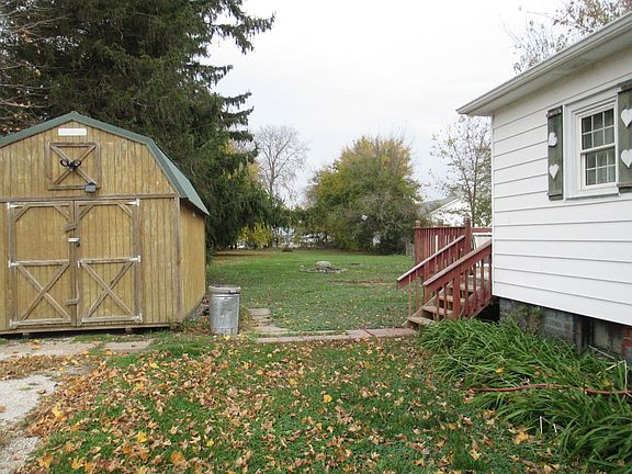 2nd image of 618 W 1st Ave