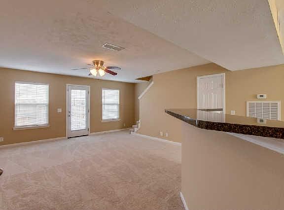 3rd image of 106 Wolverine Ct