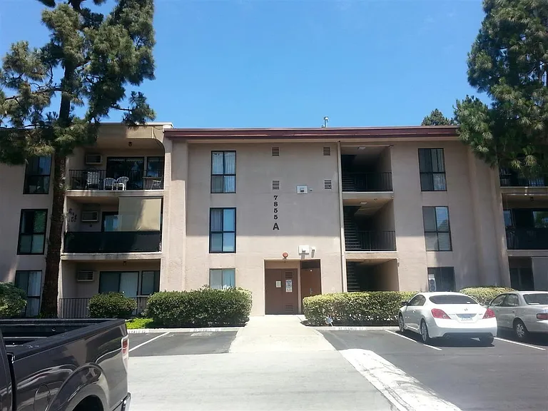 7855 Cowles Mountain Ct #24 — Photo 13