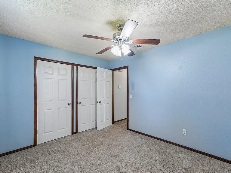 3401 E Noble Dr — Photo 26