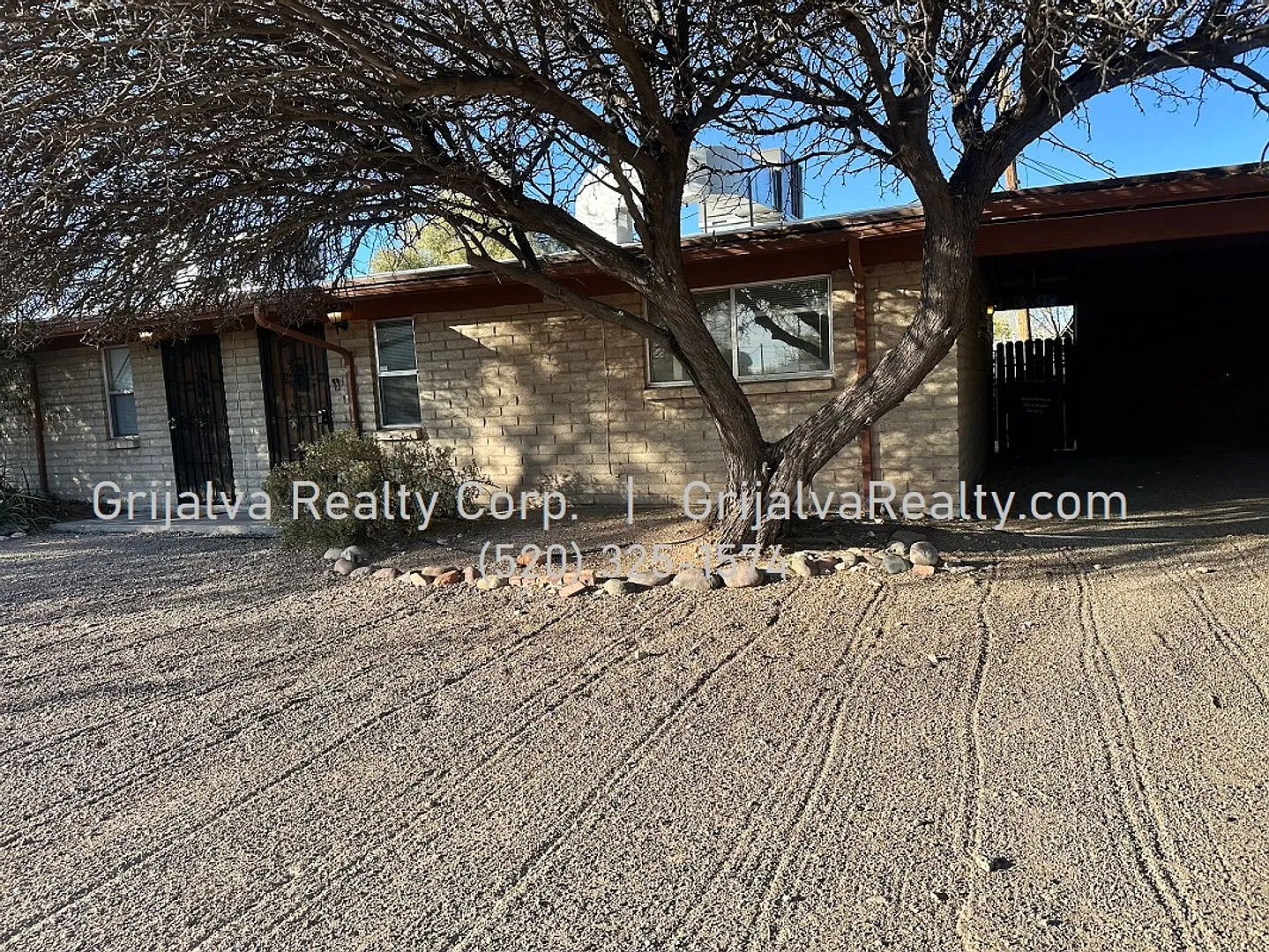 1143 E Water — Photo 1