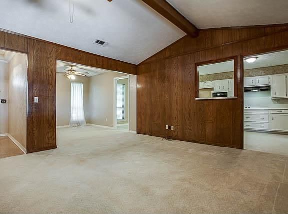 4th image of 1103 Hillsdale Dr