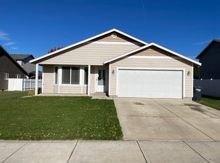 209 Rainier Ave, Moxee, WA 98936