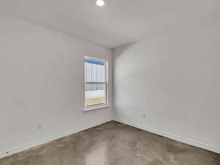 1211 Concord Dr — Photo 4