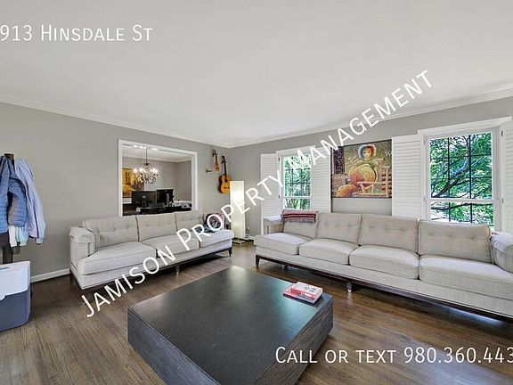 4th image of 2913 Hinsdale St