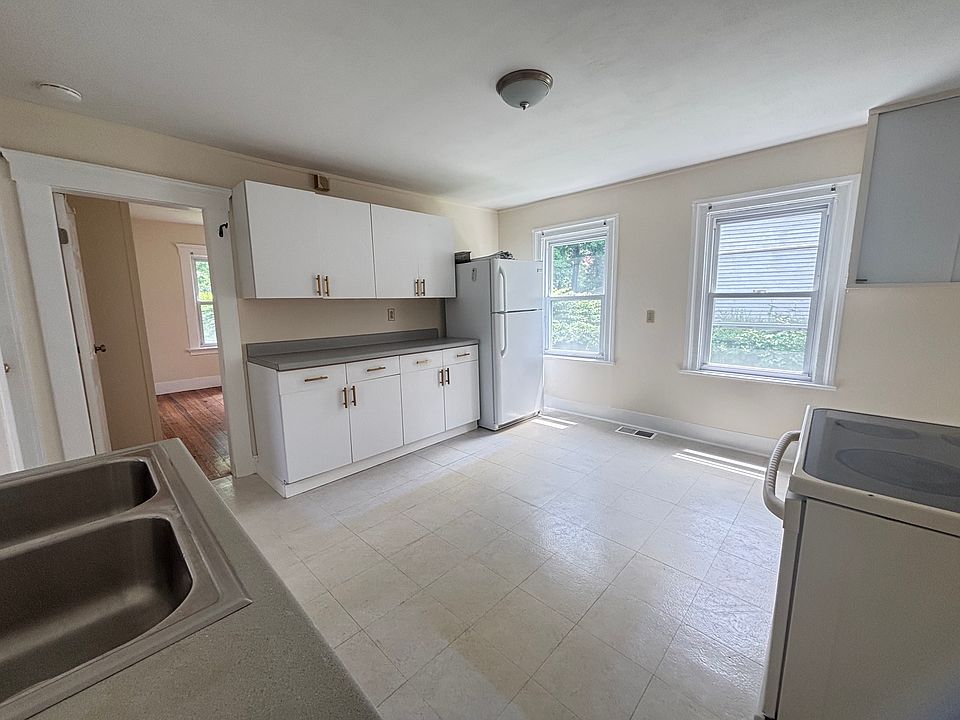 1st image of 29 Winchester Ave #1