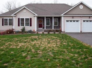 99 Hicksville Rd, Cromwell, CT 06416