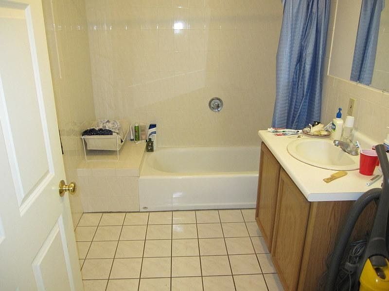 2nd image of 20 Pearl St