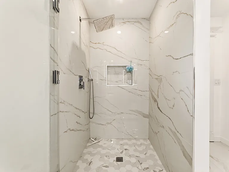 Gladiola Dr — Photo 55
