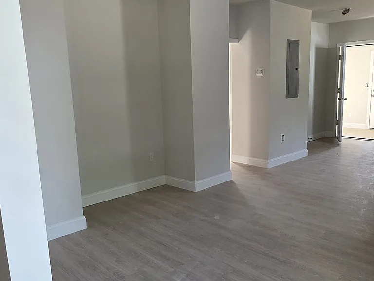 301 N Genoa Ave — Photo 5