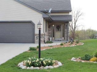 535 Timberline Dr, Slinger, WI 53086