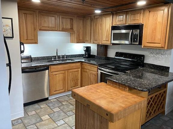 2nd image of 1107 S Peters St APT 126