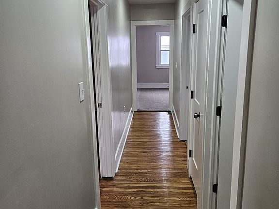 5th image of 334 Crestwood Ave APT 1