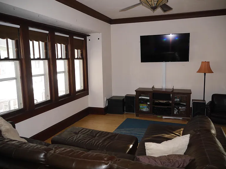 N 50th Pl — Photo 9
