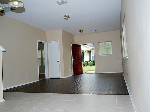 View from the dinning room to the entrance and living room