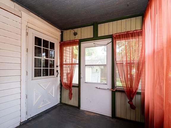 5th image of 2123 W Kellogg Ave