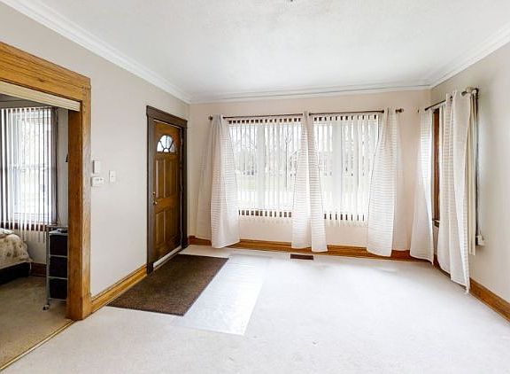 3rd image of 4617 W Wrightwood Ave