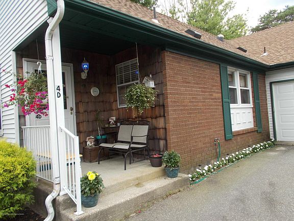 2nd image of 4 Deerfield Dr #D