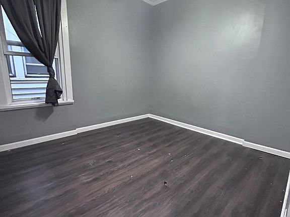 5th image of 199 Amber St Floor 1