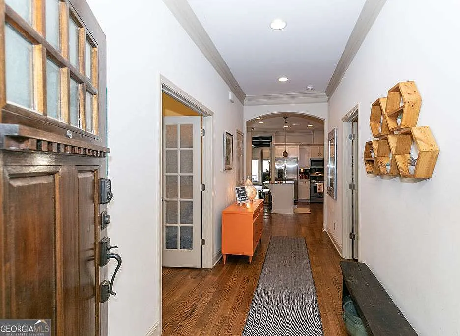 4 bed, 3.0 bath, $6,500 — Photo 1