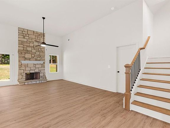 4th image of 171 Duke Dr NE