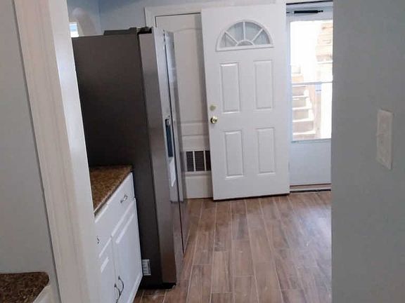 5th image of 6235 N Francisco Ave
