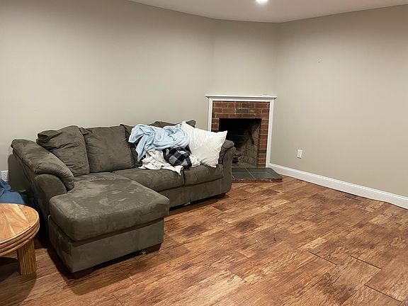 4th image of 2 Clinton Pl Floor Basement
