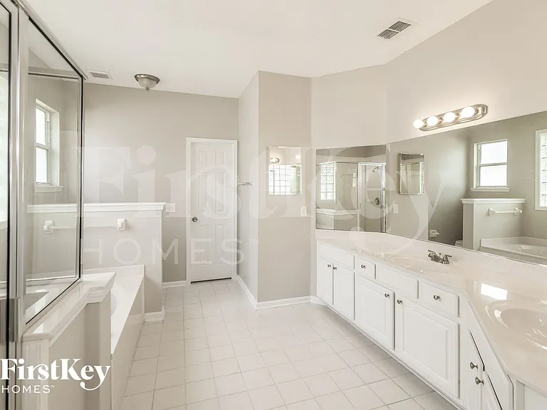 1528 Walnut Creek Dr — Photo 9