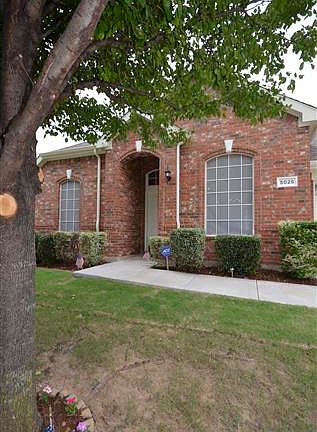 2nd image of 5025 Comstock Cir