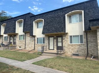 107 Lynn Ln APT 13, Newton, KS 67114
