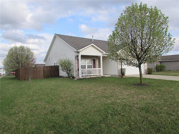 2nd image of 5415 Wood Hollow Dr