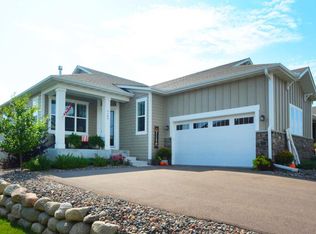 9189 Compass Pointe Rd, Woodbury, MN 55129