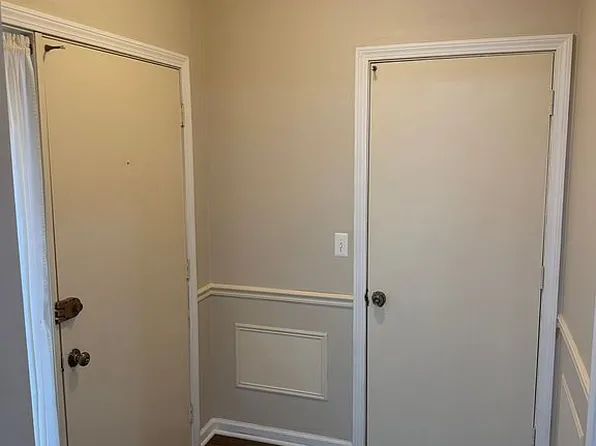 1134 Concord Ct, Northville, MI 48167