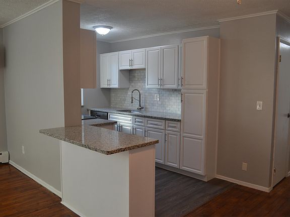 3rd image of 3811 Ferdinand Pl APT 40