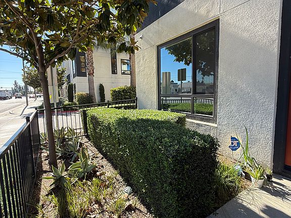 3rd image of 2822 N Glassell St
