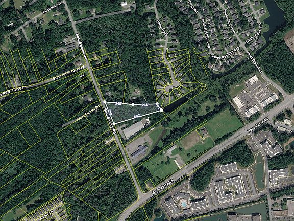 4th image of 692 Bear Swamp Rd