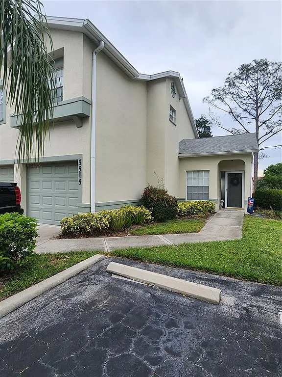 2 bed, 2.0 bath, 1004 sqft, $2,000 — Photo 2