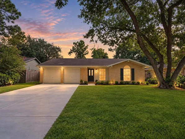 406 Christina Ln, Friendswood, TX 77546