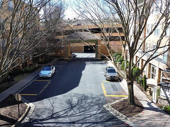 2nd image of 10 Perimeter Summit Blvd NE Unit 3201