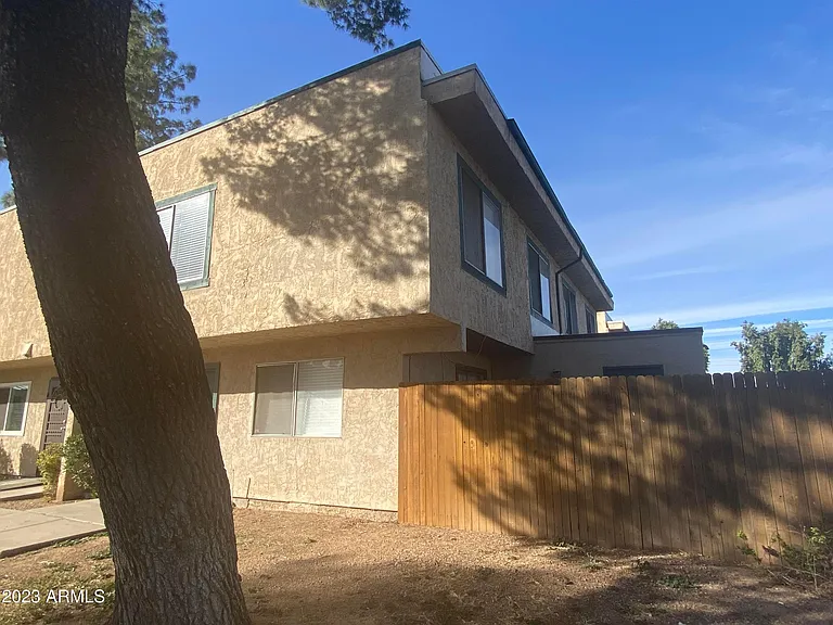 6002 W Townley Ave — Photo 8
