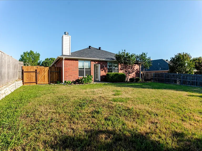10332 Trevino Ln — Photo 13