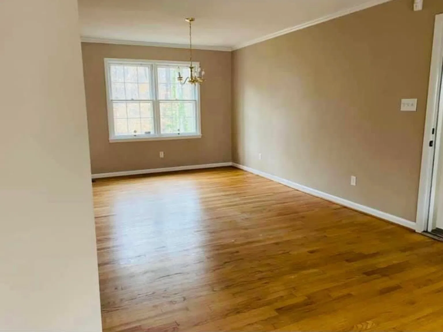 225 Greengate Ln — Photo 4